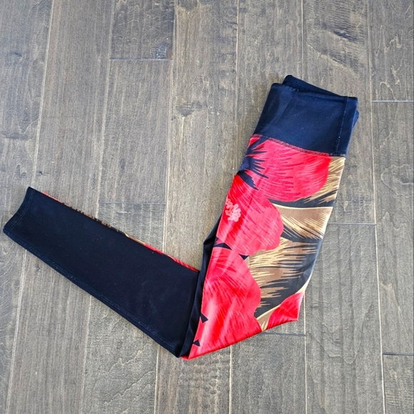 Noli Black Flowered Women's Leggings sz small - Picture 5 of 6